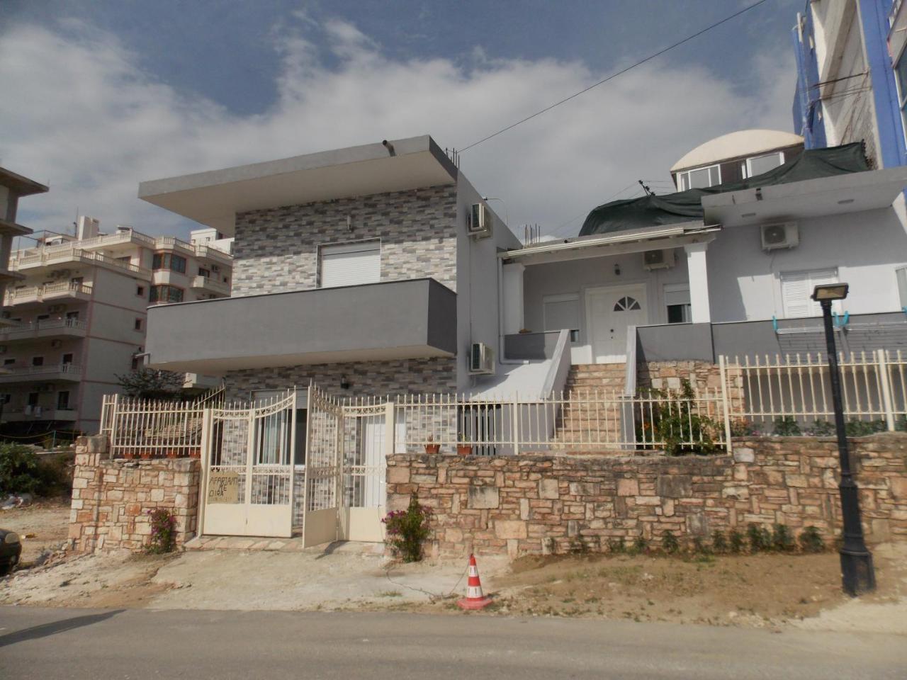 Vasili Sunstay Sarandë