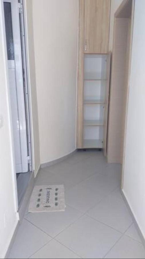 Vasili Sunstay * Sarandë
