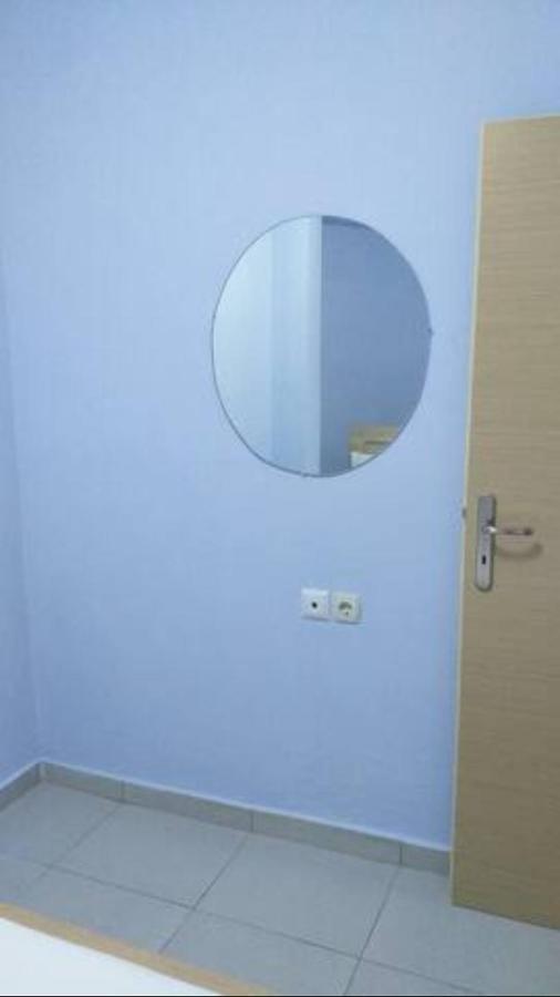 Vasili Sunstay * Sarandë